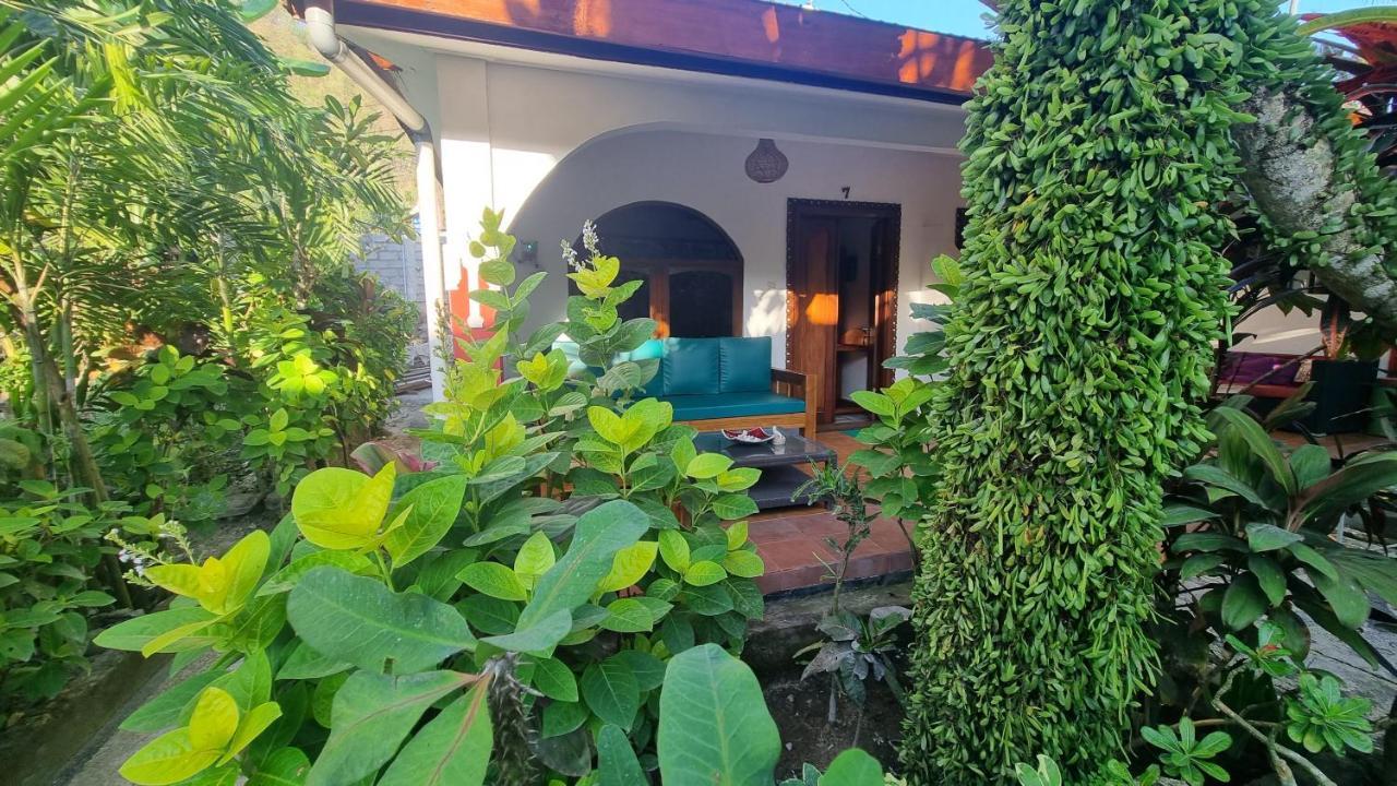 Catra Homestay Beach Apartments Candidasa Екстериор снимка