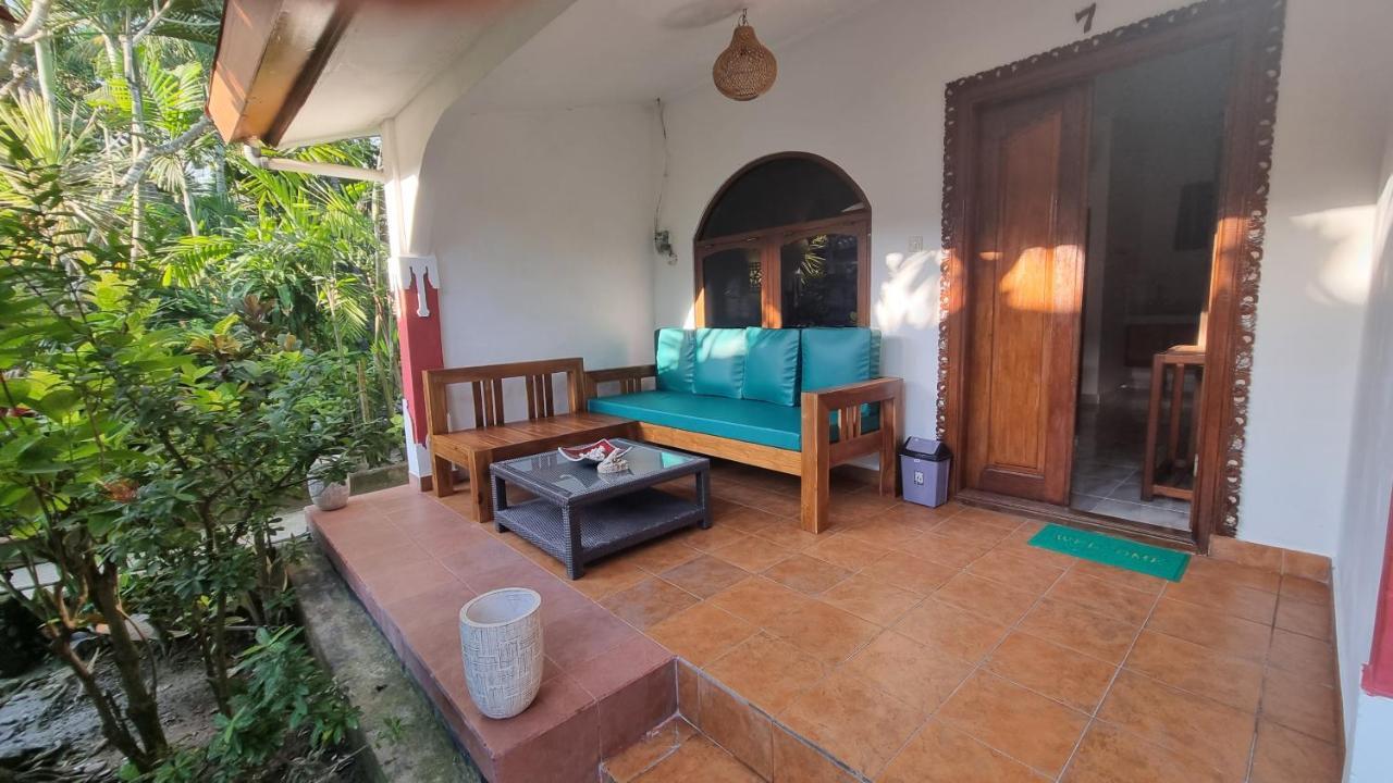 Catra Homestay Beach Apartments Candidasa Екстериор снимка