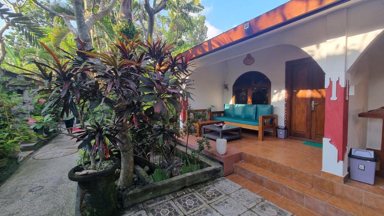 Catra Homestay Beach Apartments Candidasa Екстериор снимка