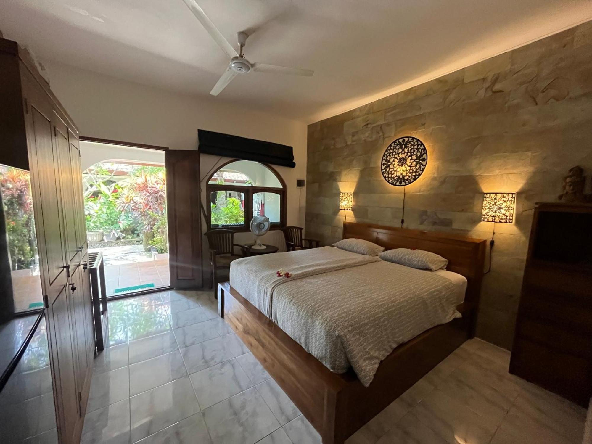 Catra Homestay Beach Apartments Candidasa Екстериор снимка